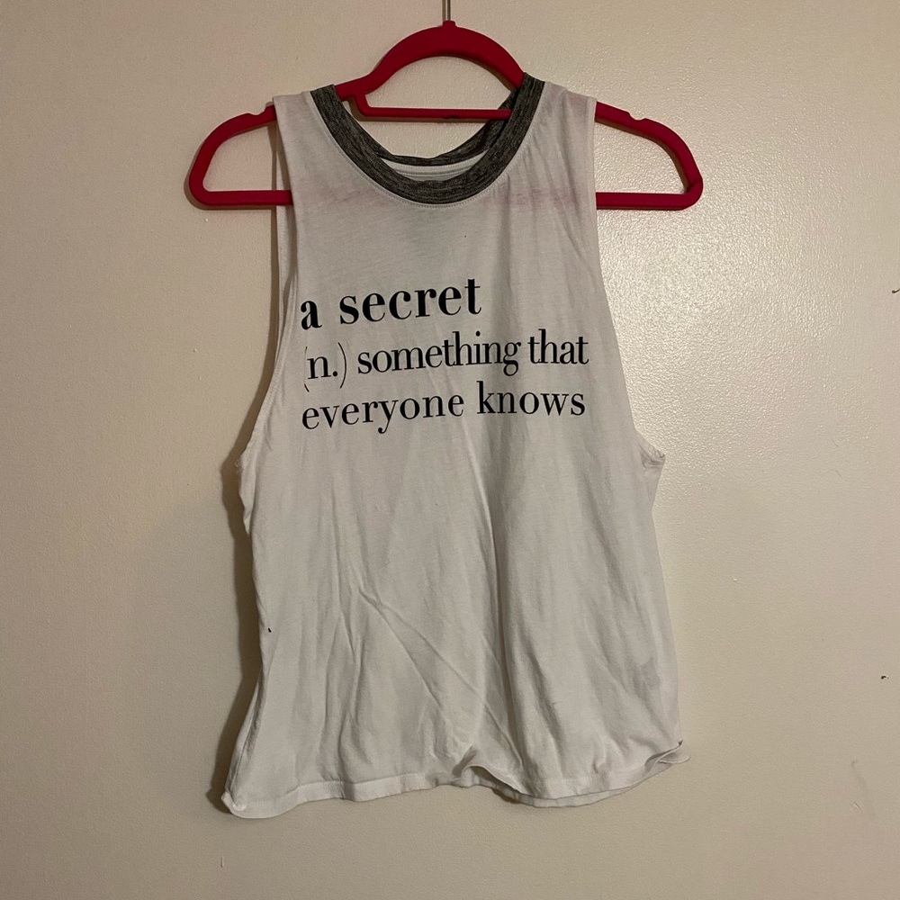 Secret muscle tee